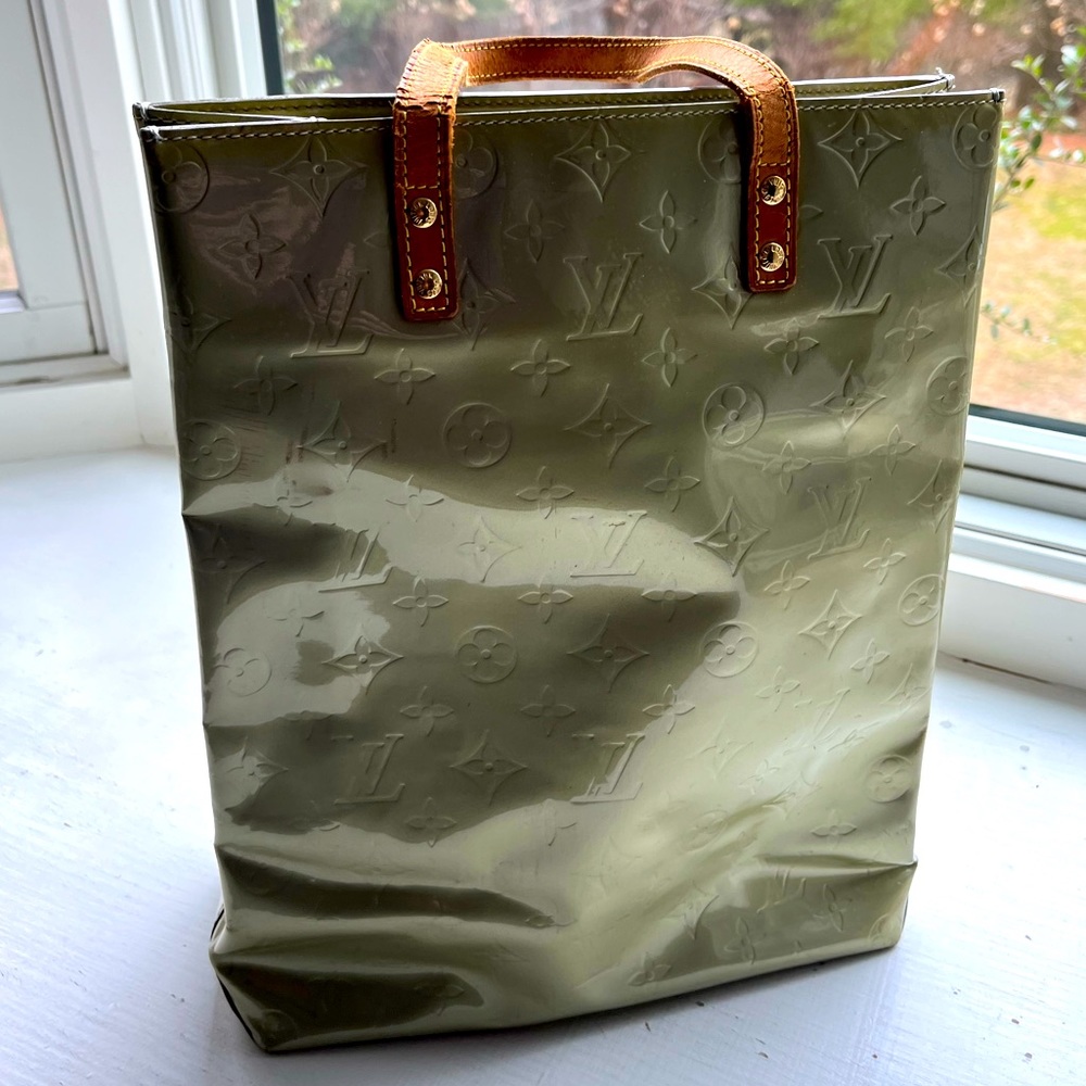 Louis Vuitton Monogram Vernis Reade MM Tote (Celery green).